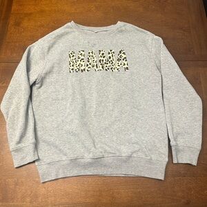 Gray Sweater with Leopard Print 'MAMA' Design